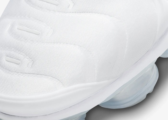 Nike Air VaporMax Plus Triple White